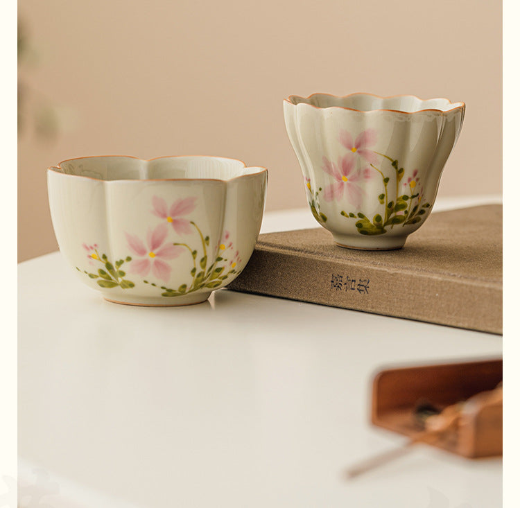 Little Daisy Petals  Tea Cup
