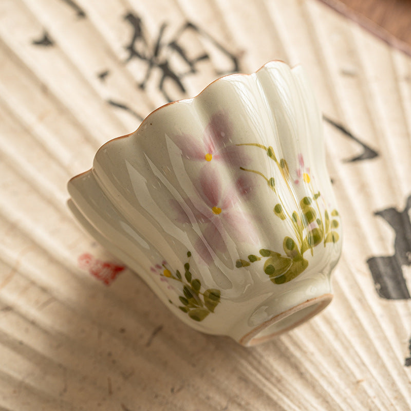 Little Daisy Petals  Tea Cup