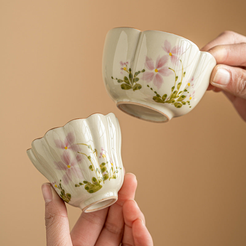 Little Daisy Petals  Tea Cup