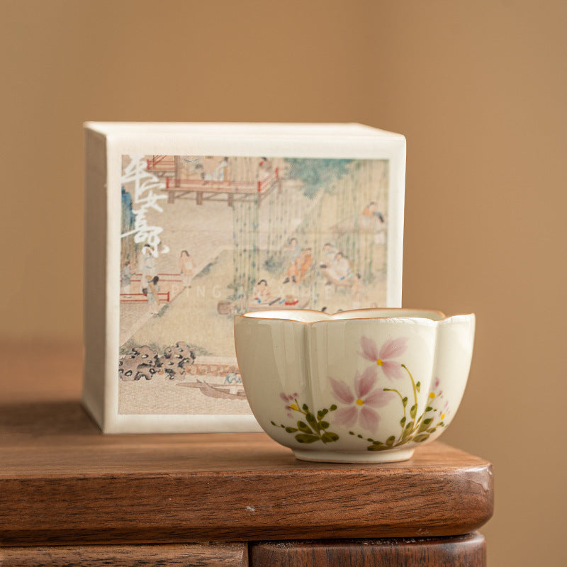 Little Daisy Petals  Tea Cup