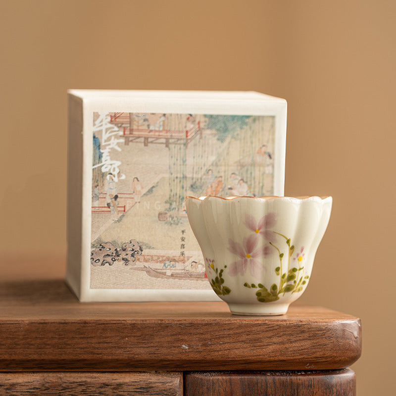 Little Daisy Petals  Tea Cup