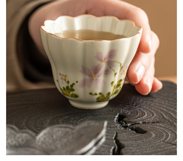 Little Daisy Petals  Tea Cup