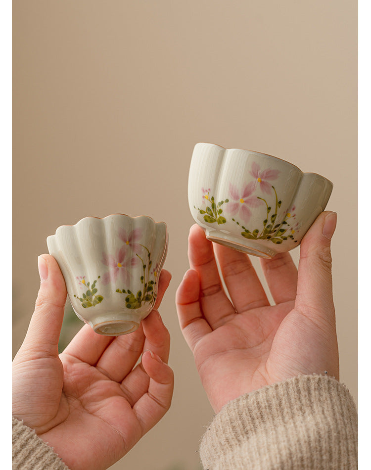 Little Daisy Petals  Tea Cup